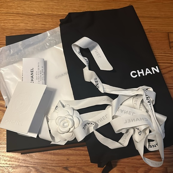 Chanel Small Round Vanity Bag - Picture 10 of 11